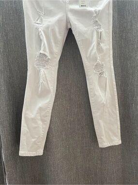 Judy Blue White Distressed Ankle Skinny Jeans